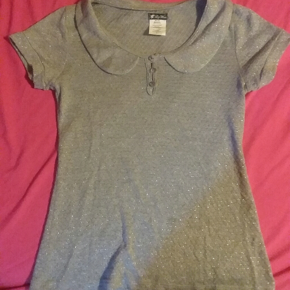 Women S,vry EUC,silver,rounded collar,neat buttons